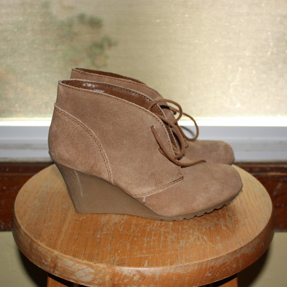 GOOD Suede Leather Tan Wedge Bootie 6.5